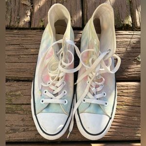 Tie-Dye Converse Chuck Taylor High Tops